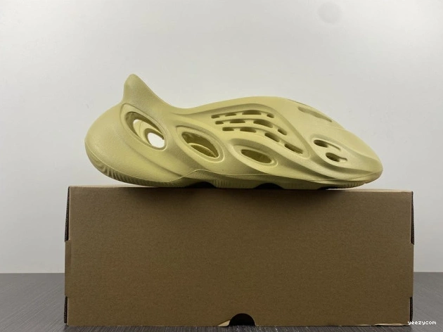 RNNR Adidas Yeezy Foam GV6775 Sulfur 0906